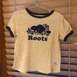 Kids ROOTS t-shirt size 4T Unisex